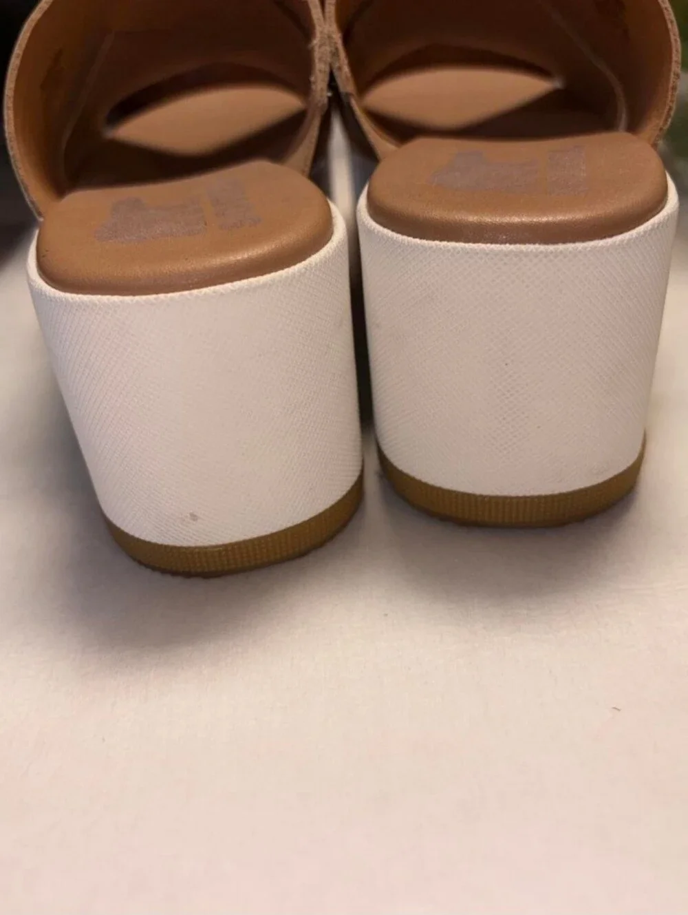 ​Sorel Cameron Flatform Sandal Honest Beige Leather Crossover Slide Size 8.5